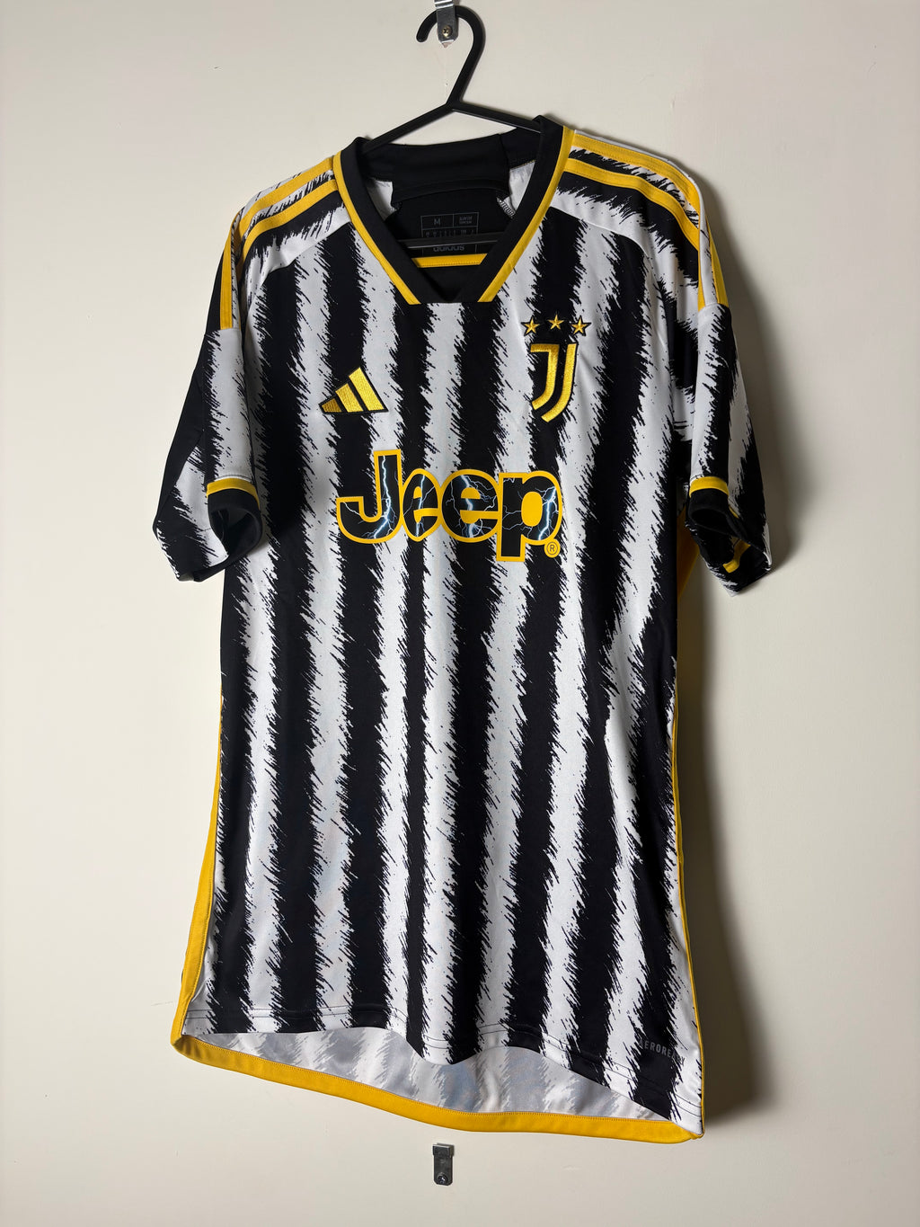 Juventus 2023/24 home shirt by adidas (M)