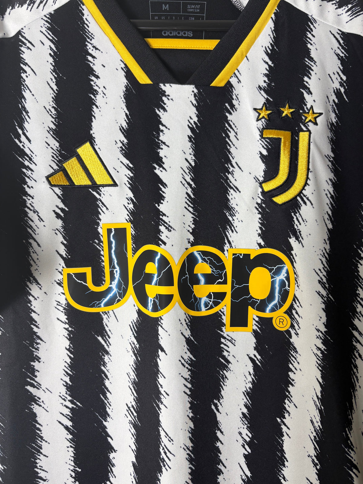 Juventus 2023/24 home shirt by adidas (M)