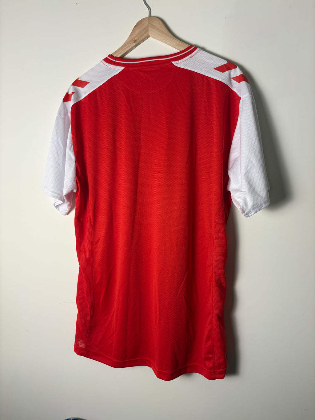 Sporting Braga 2022/23 Home Shirt by Hummel (XXL)