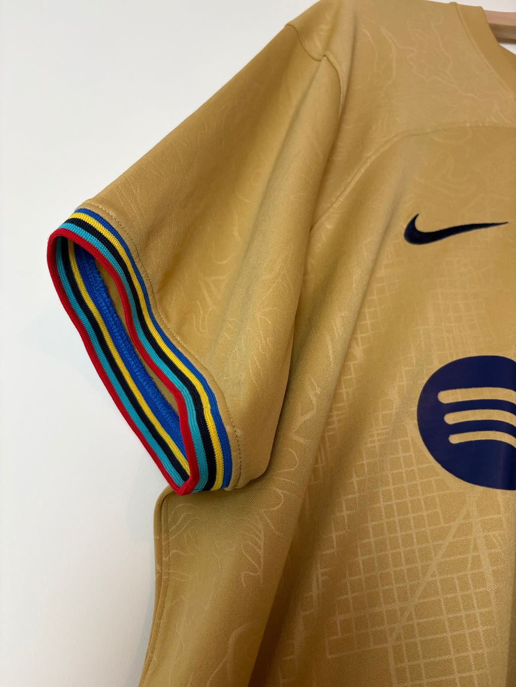 Barcelona 2022/23 Away Shirt by Nike (XXL)