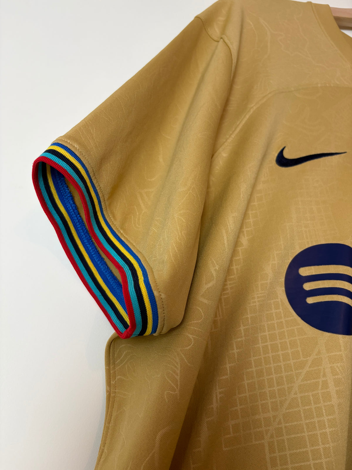 Barcelona 2022/23 Away Shirt by Nike (XXL)
