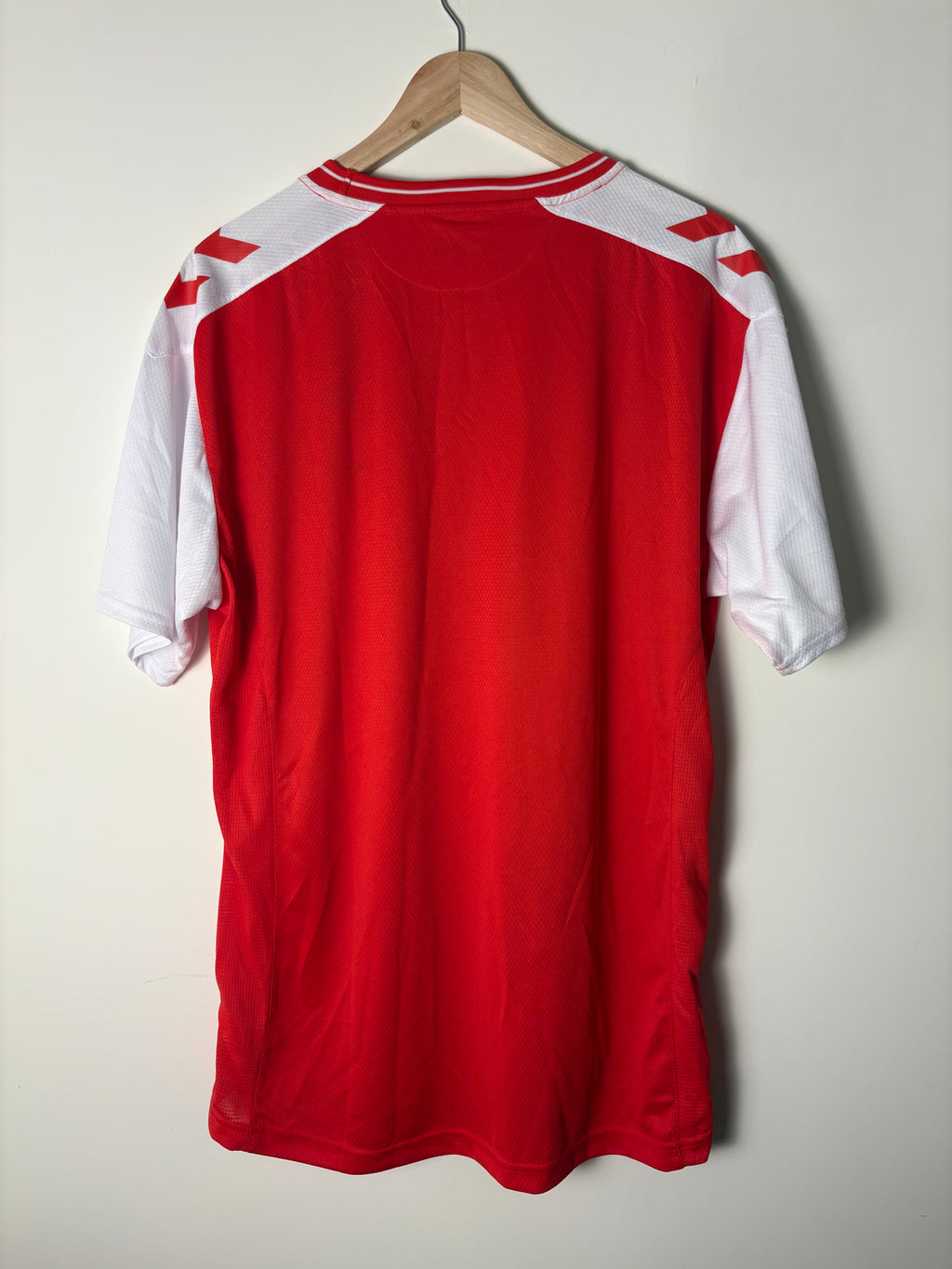 Sporting Braga 2022/23 Home Shirt by Hummel (XXL)