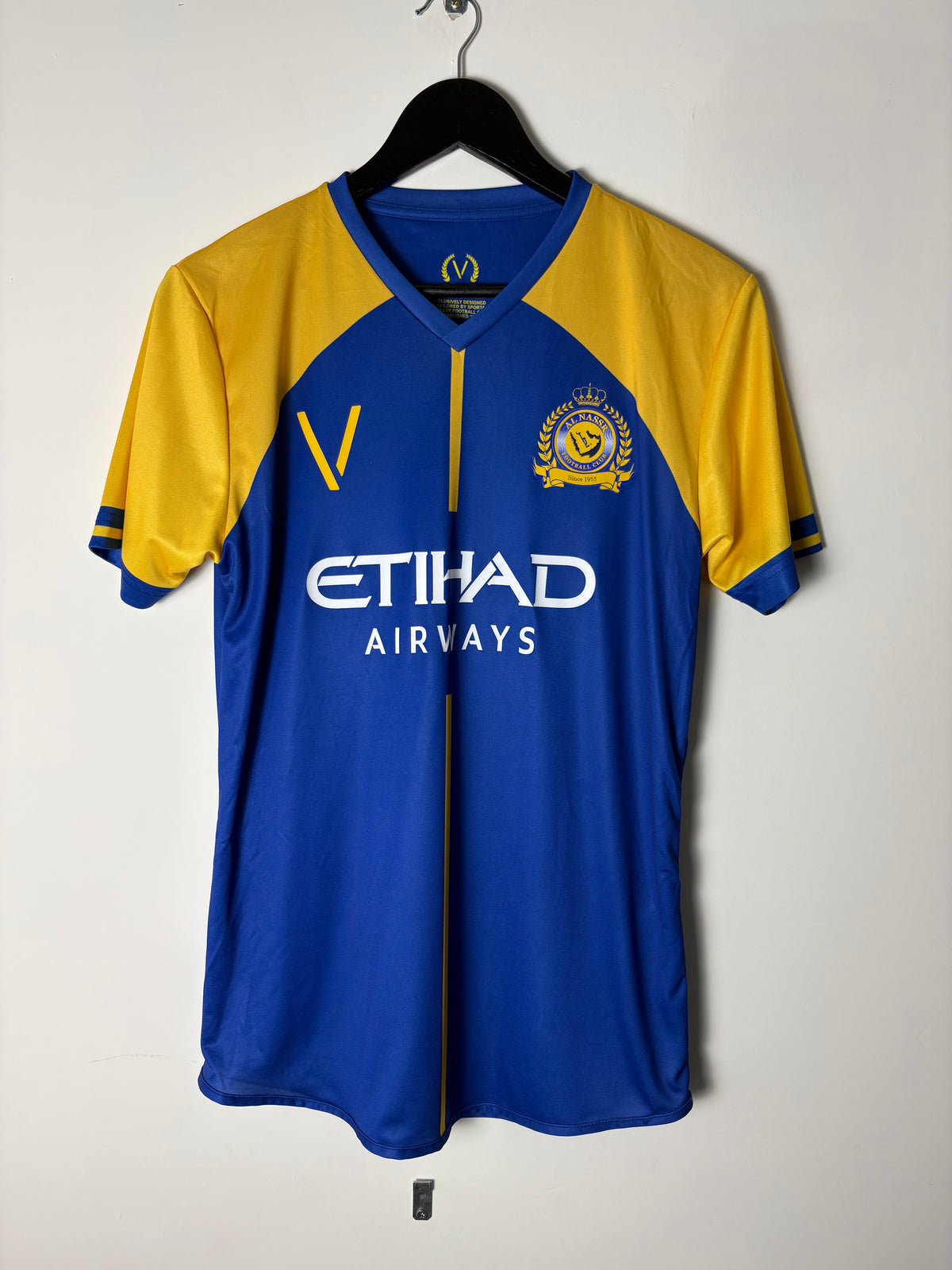 Al-Nassr 2018/19 Home Shirt by Victory (S)