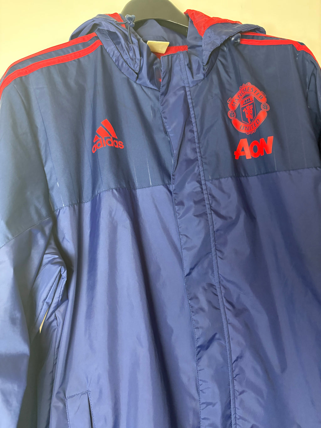 Manchester United 2015/16 Adidas Rain Jacket - Crest detail