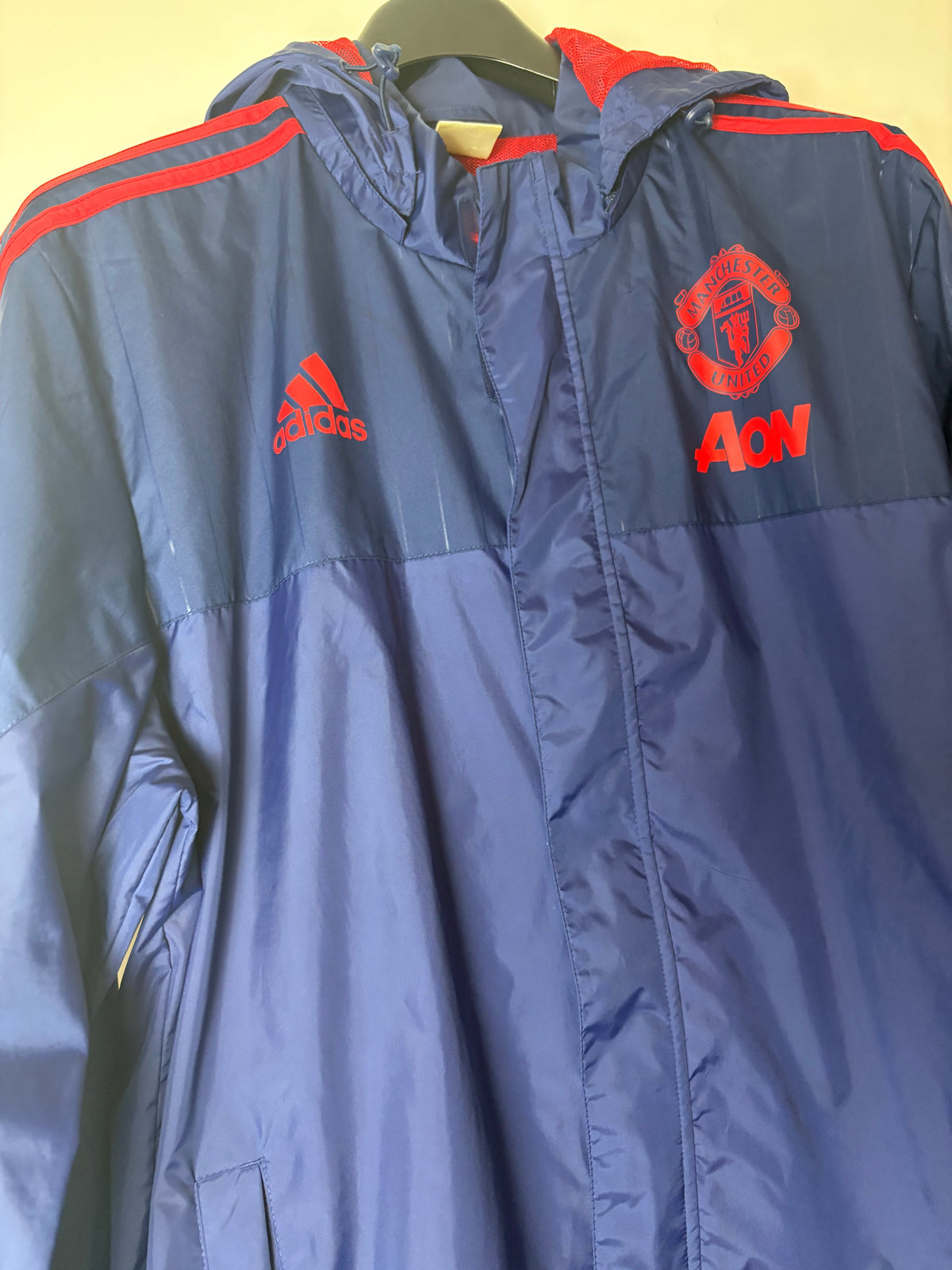 Manchester United 2015/16 Adidas Rain Jacket - Crest detail