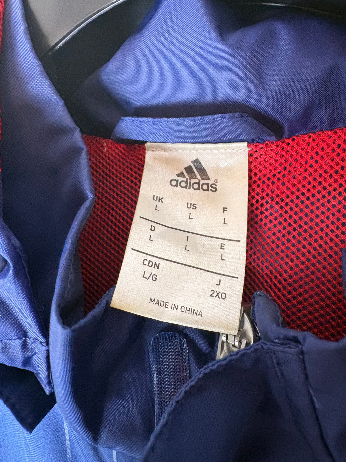 Manchester United 2015/16 Adidas Rain Jacket - Close up